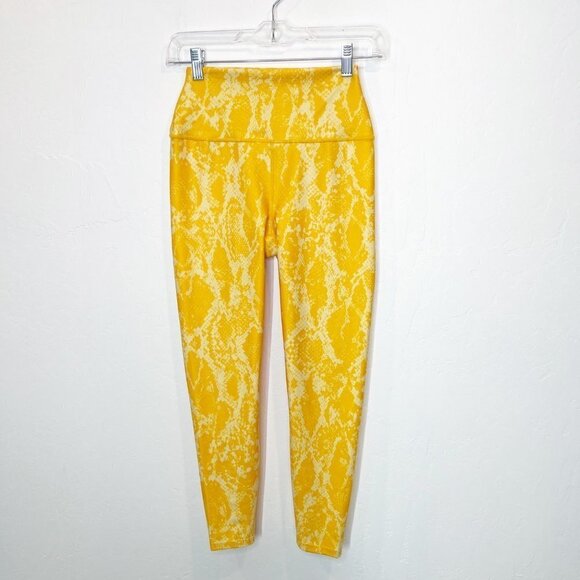 Carbon 38 Printed High Rise 7/8 Legging in Kumquat Snake Yellow reptile Size S - Picture 4 of 10